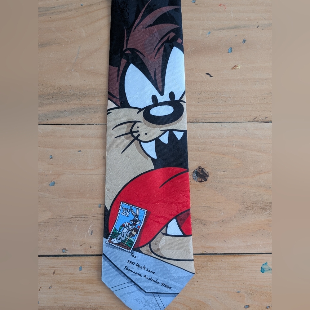 Warner Bros. Looney Tunes Necktie in Red and Black